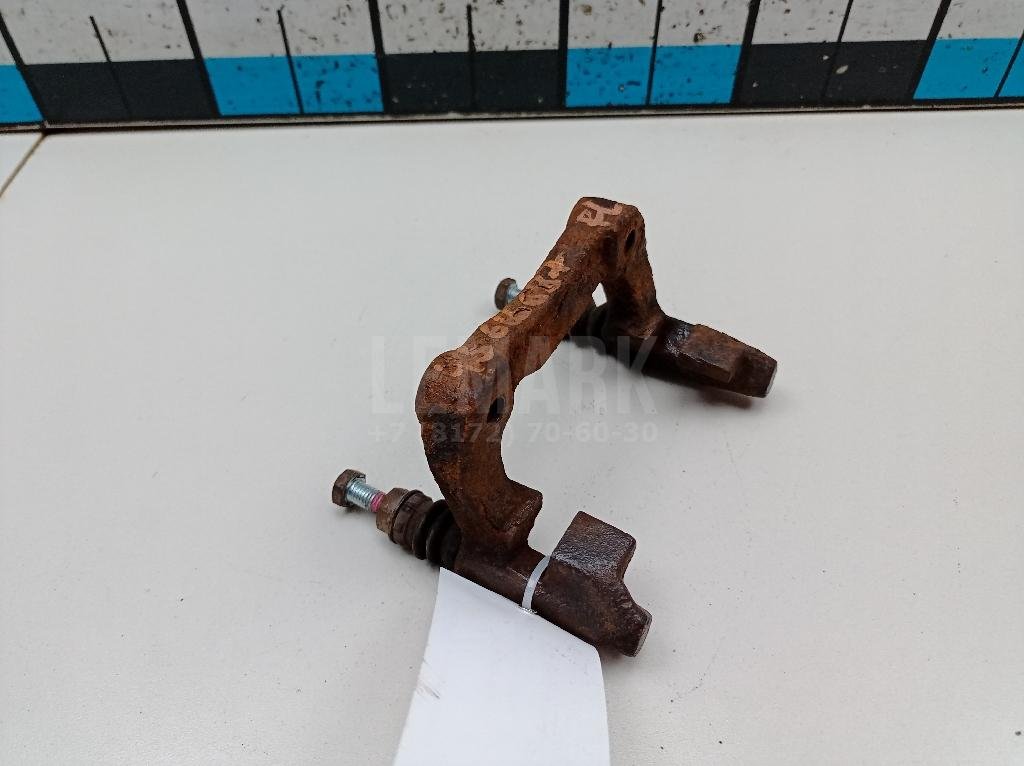 Скоба суппорта заднего левого