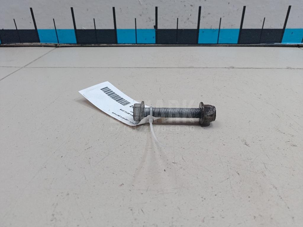 Болт заднего рычага