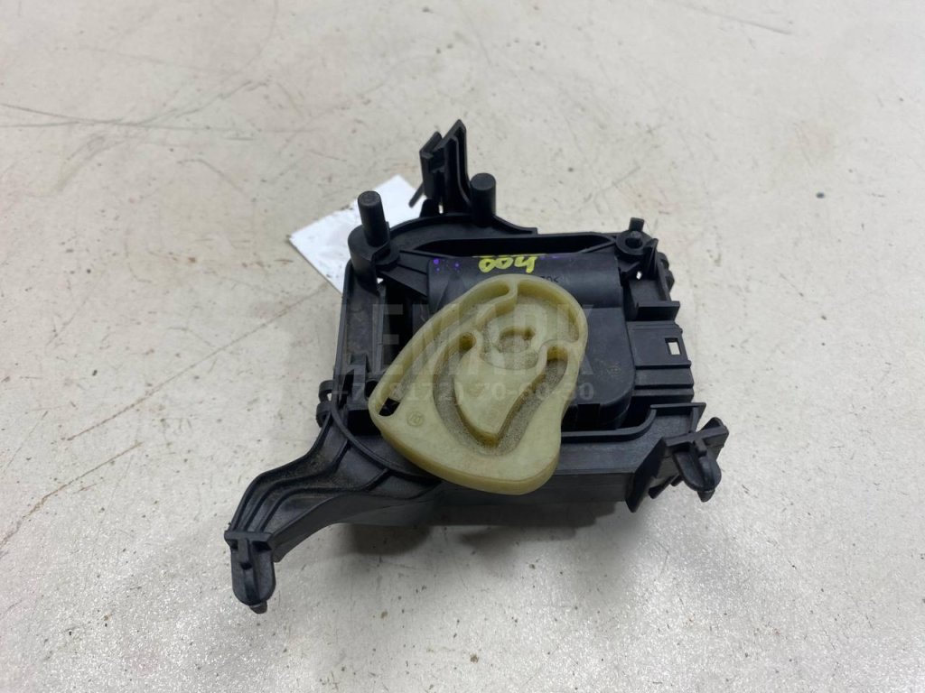 Моторчик заслонки отопителя