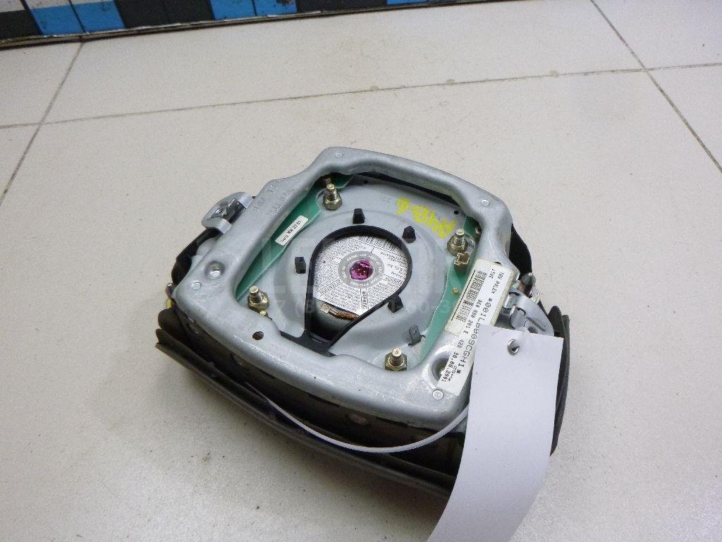 Подушка безопасности в рулевое колесо