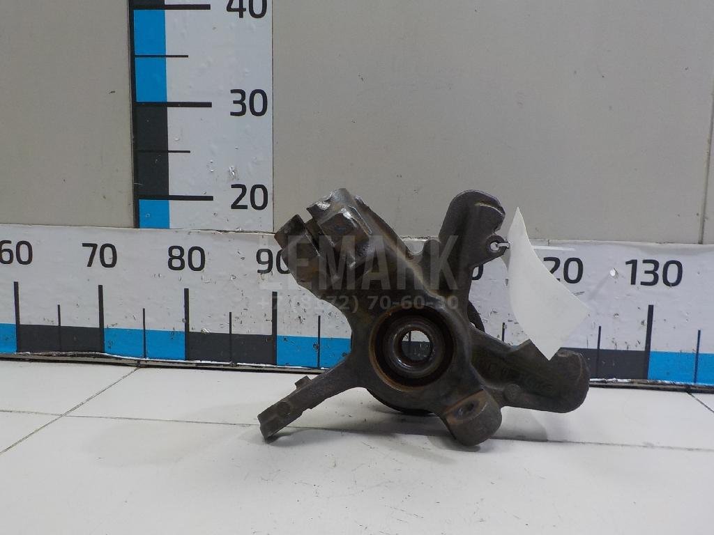 Кулак поворотный передний левый