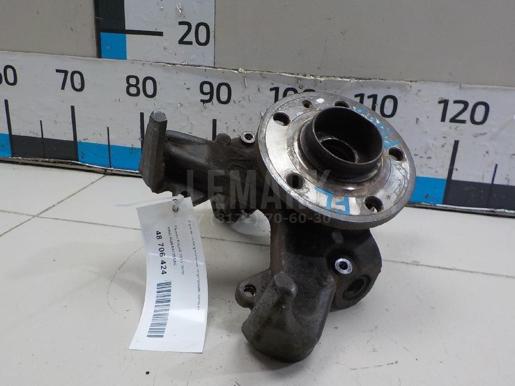 Кулак поворотный передний левый