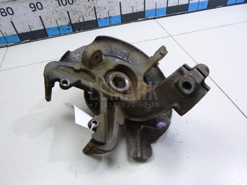 Кулак поворотный передний левый