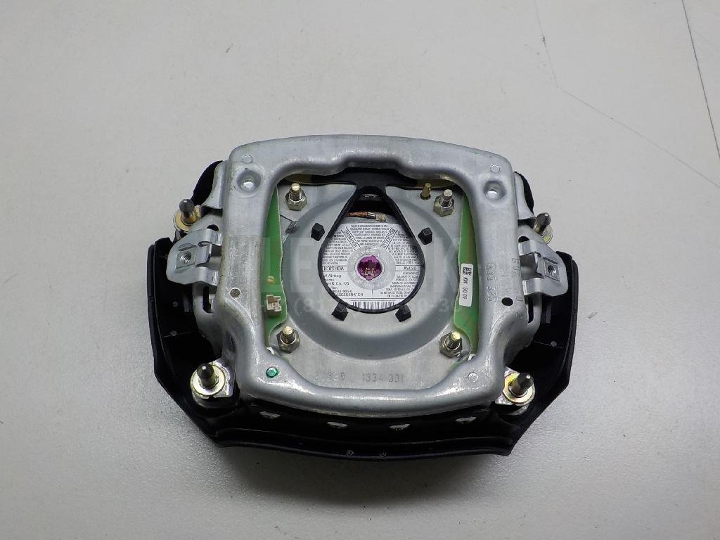 Подушка безопасности в рулевое колесо