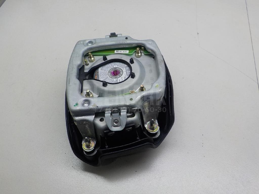 Подушка безопасности в рулевое колесо