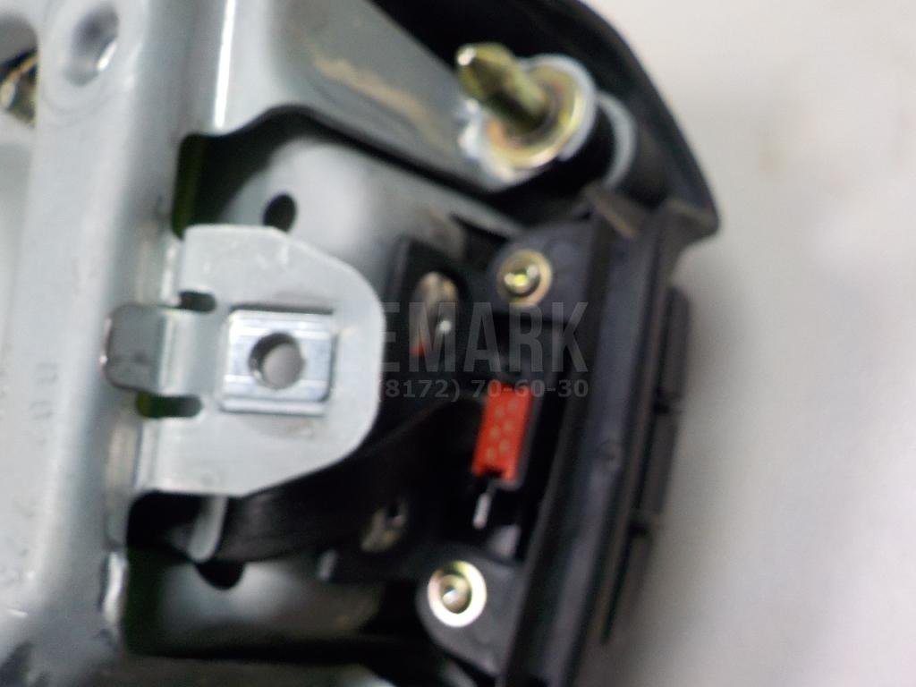 Подушка безопасности в рулевое колесо