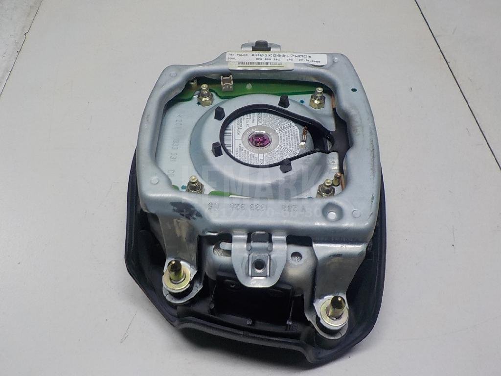 Подушка безопасности в рулевое колесо