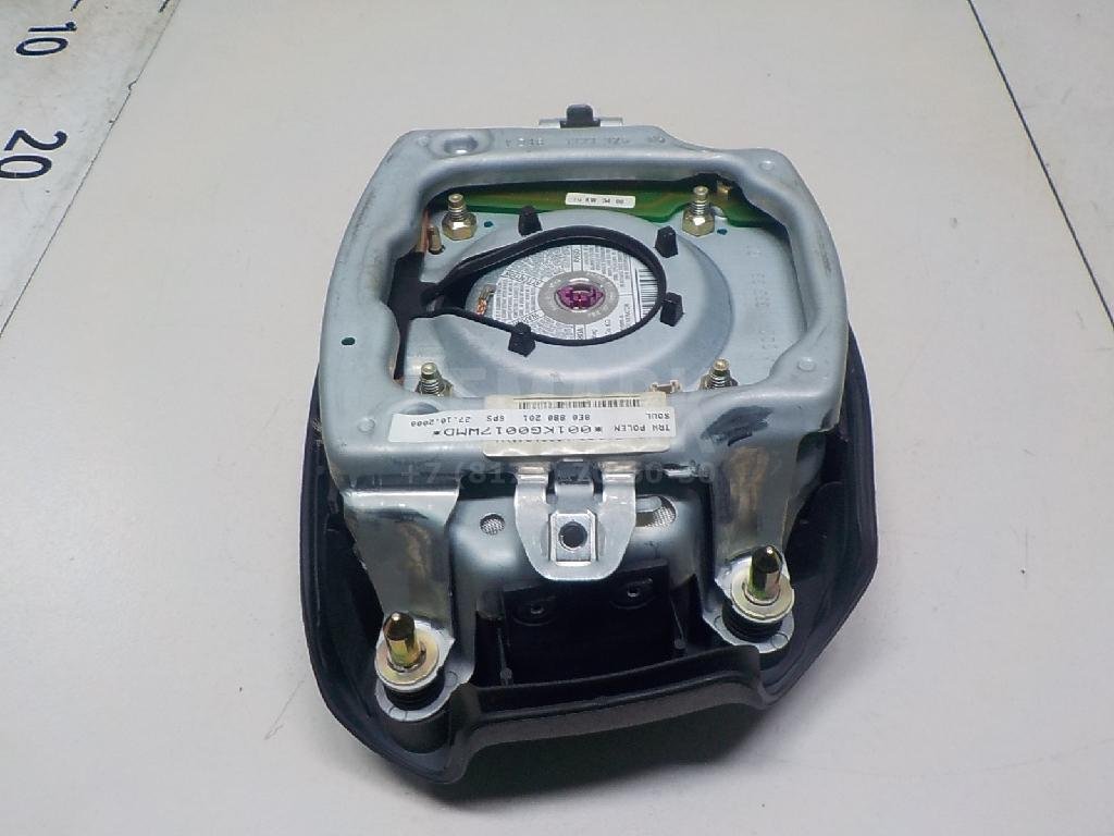 Подушка безопасности в рулевое колесо