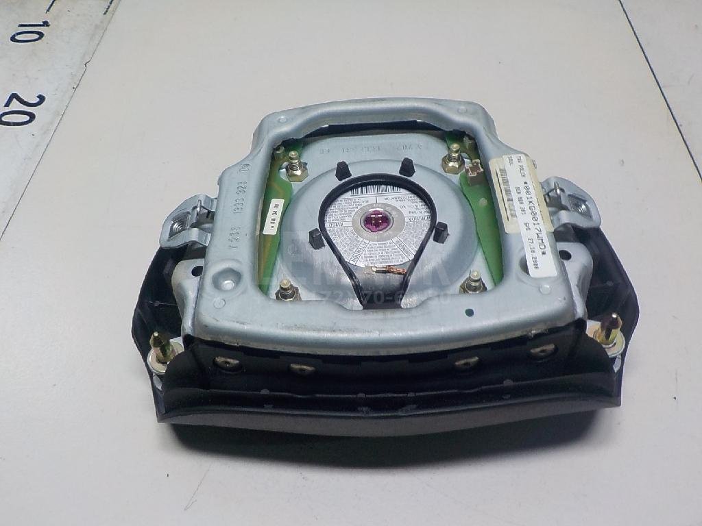 Подушка безопасности в рулевое колесо