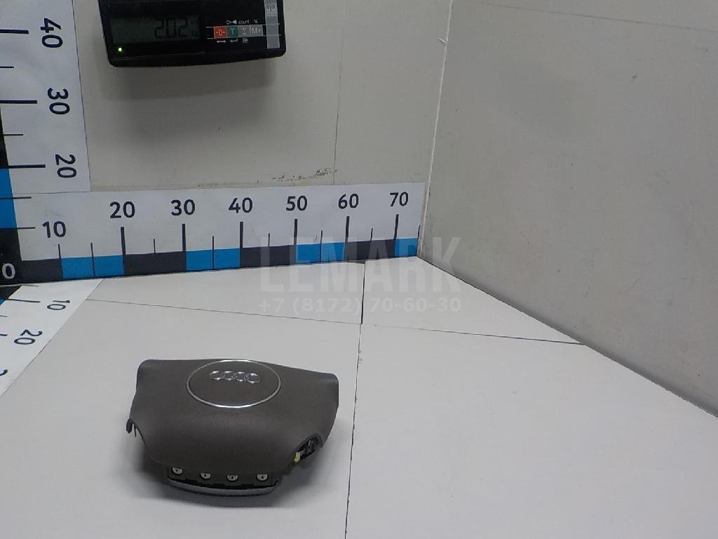 Подушка безопасности в рулевое колесо