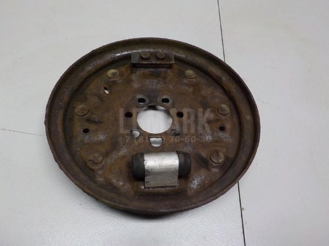 Щит опорный задний правый