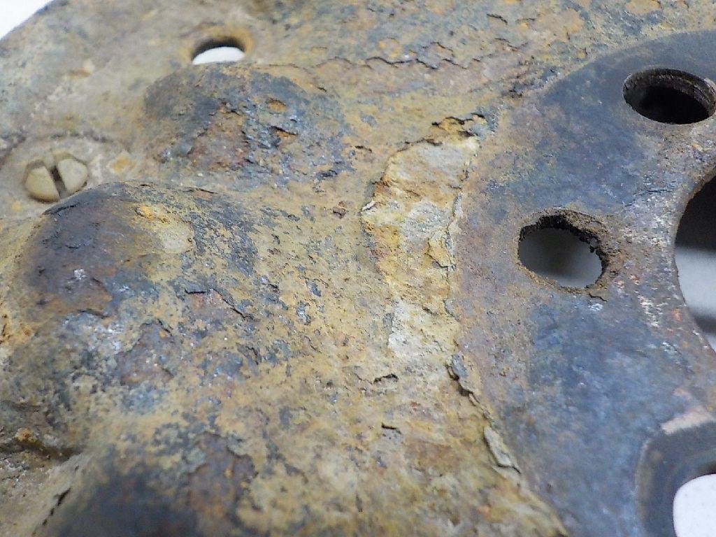 Щит опорный задний левый