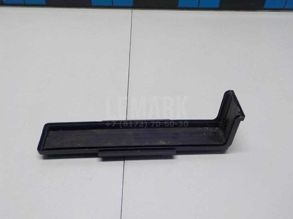 Крышка салонного фильтра