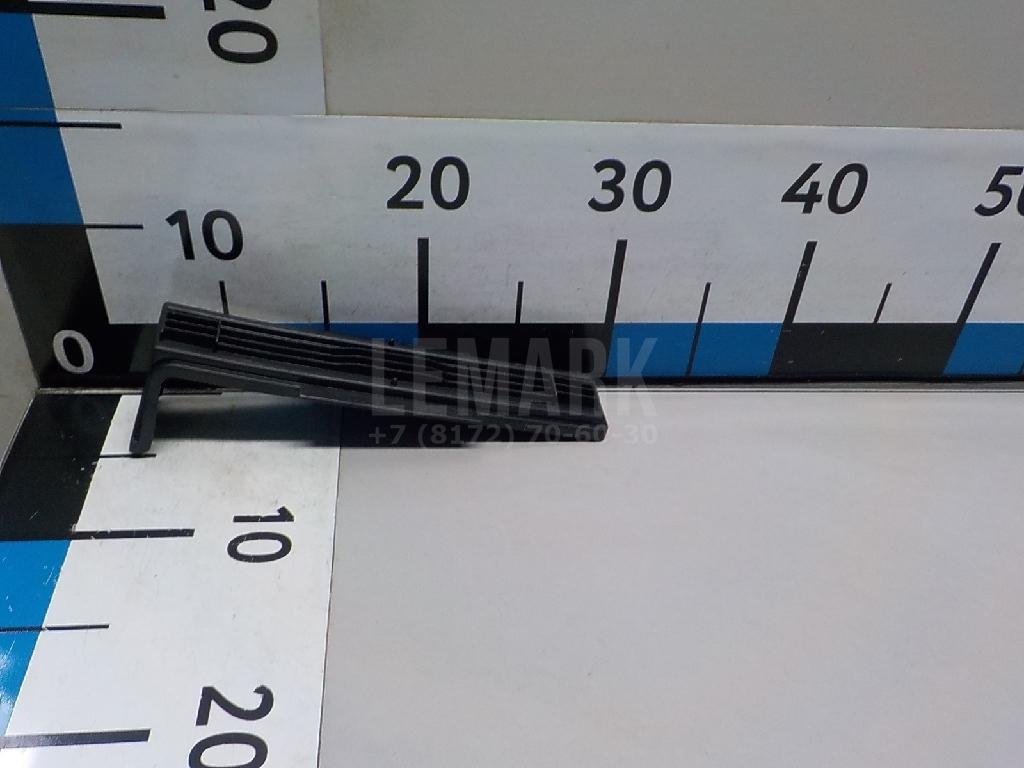 Крышка салонного фильтра