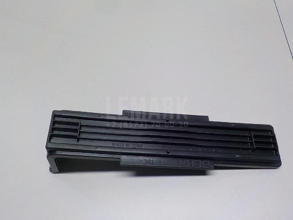 Крышка салонного фильтра