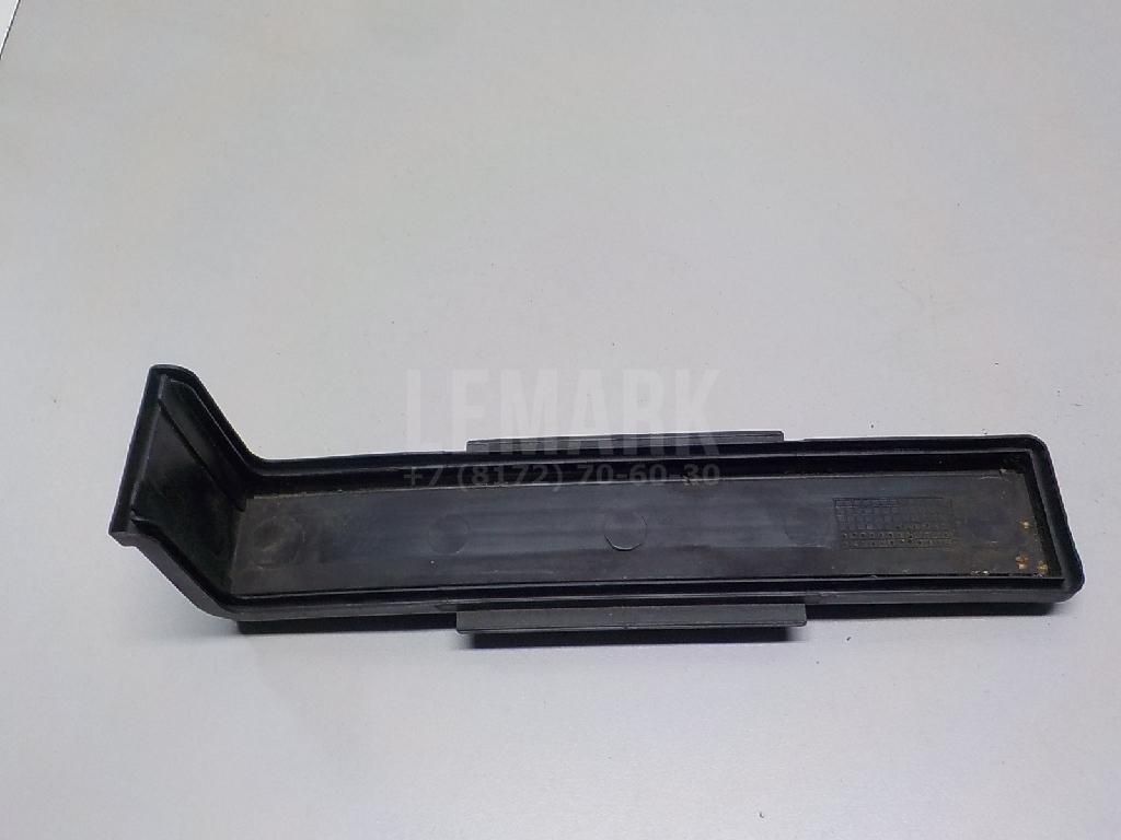 Крышка салонного фильтра