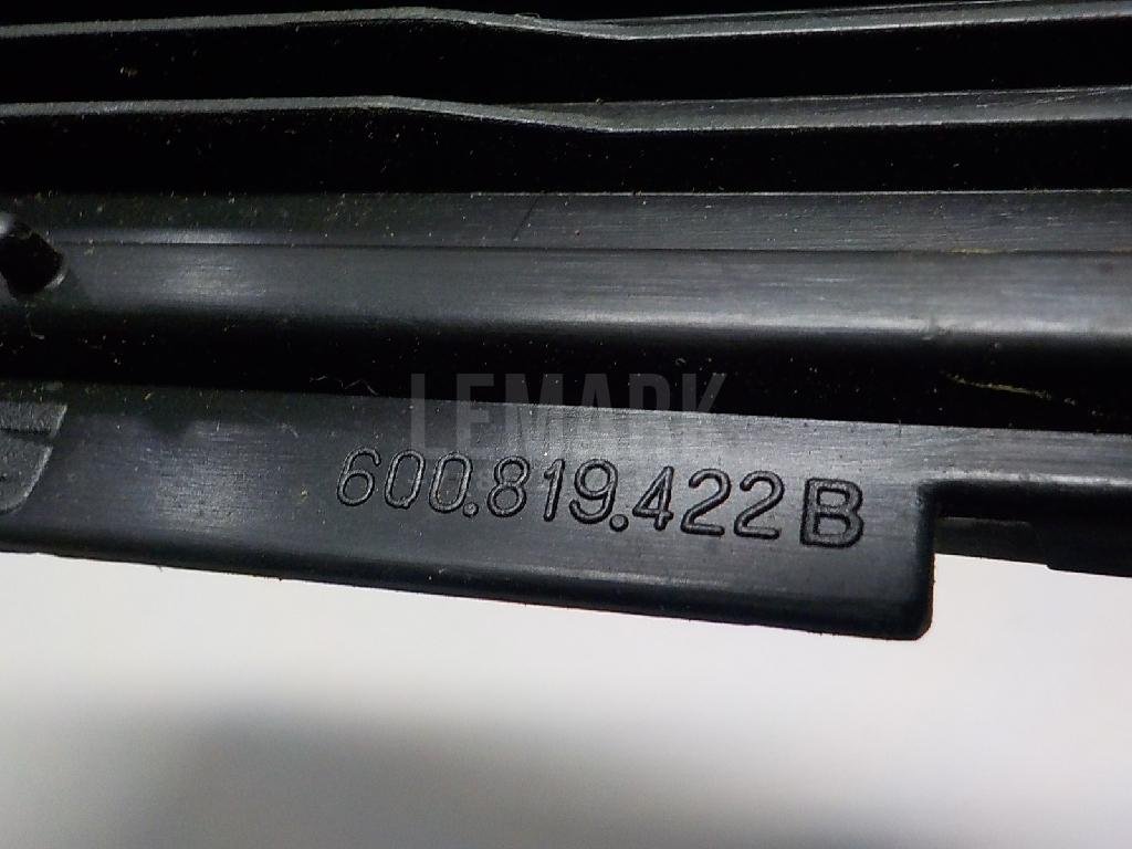 Крышка салонного фильтра