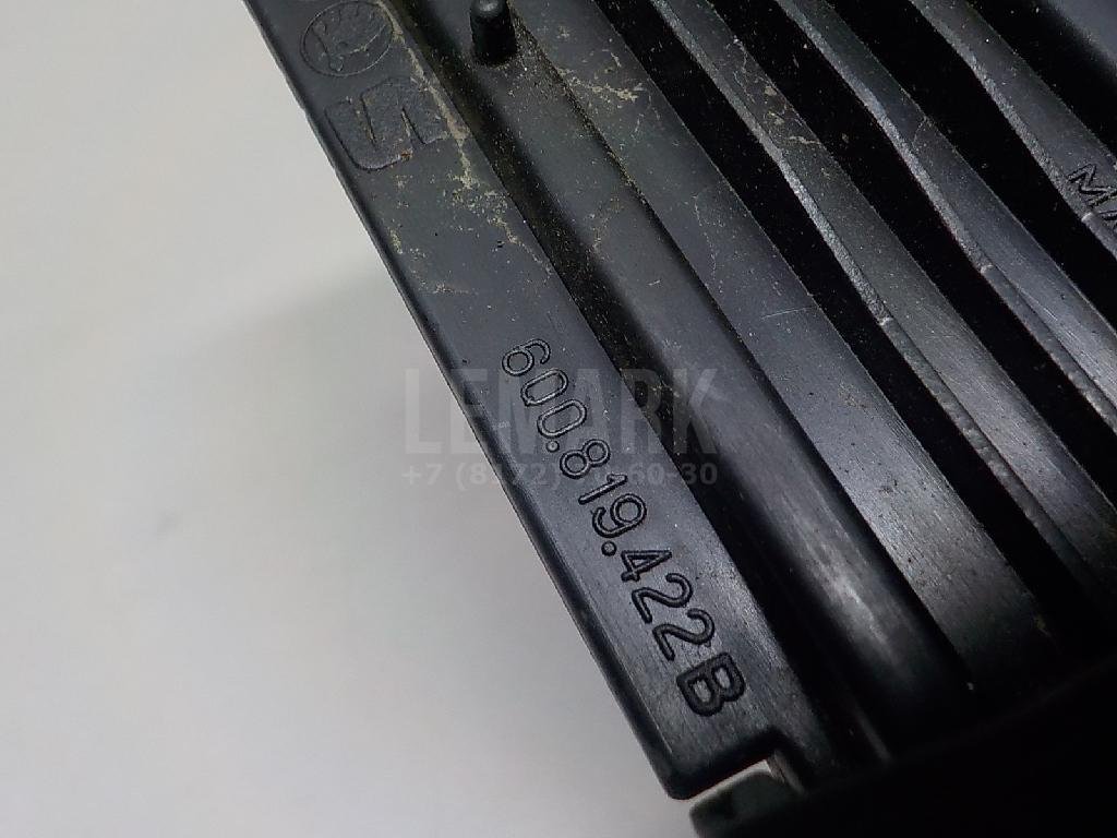 Крышка салонного фильтра