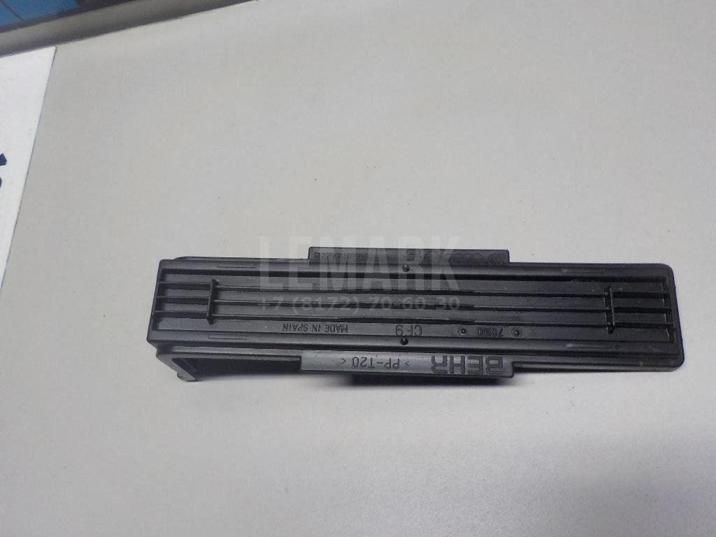 Крышка салонного фильтра