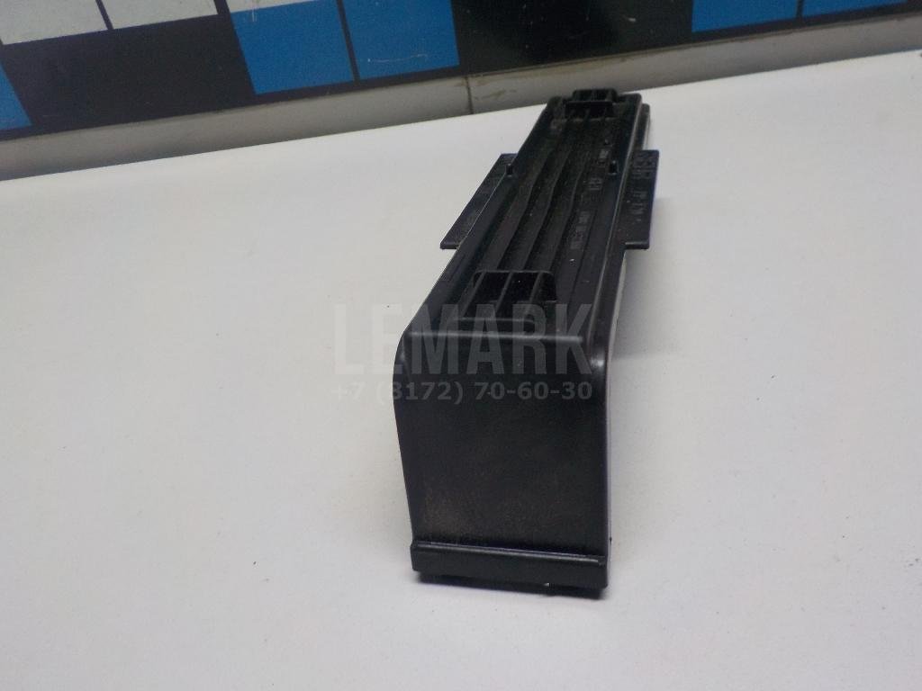 Крышка салонного фильтра