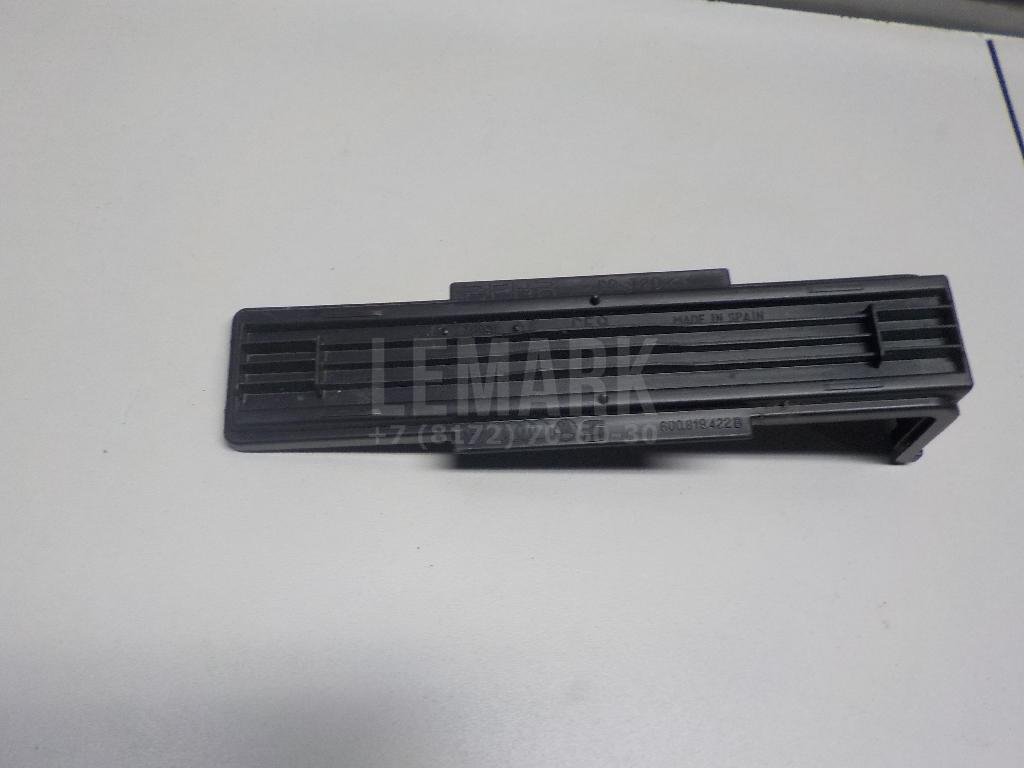 Крышка салонного фильтра