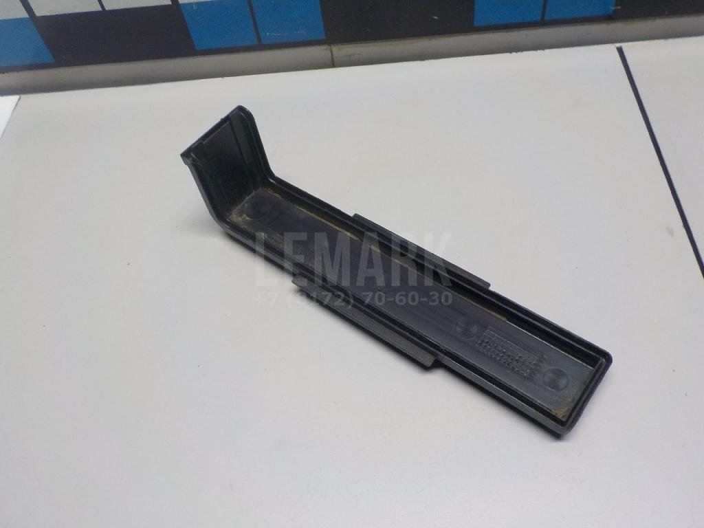 Крышка салонного фильтра