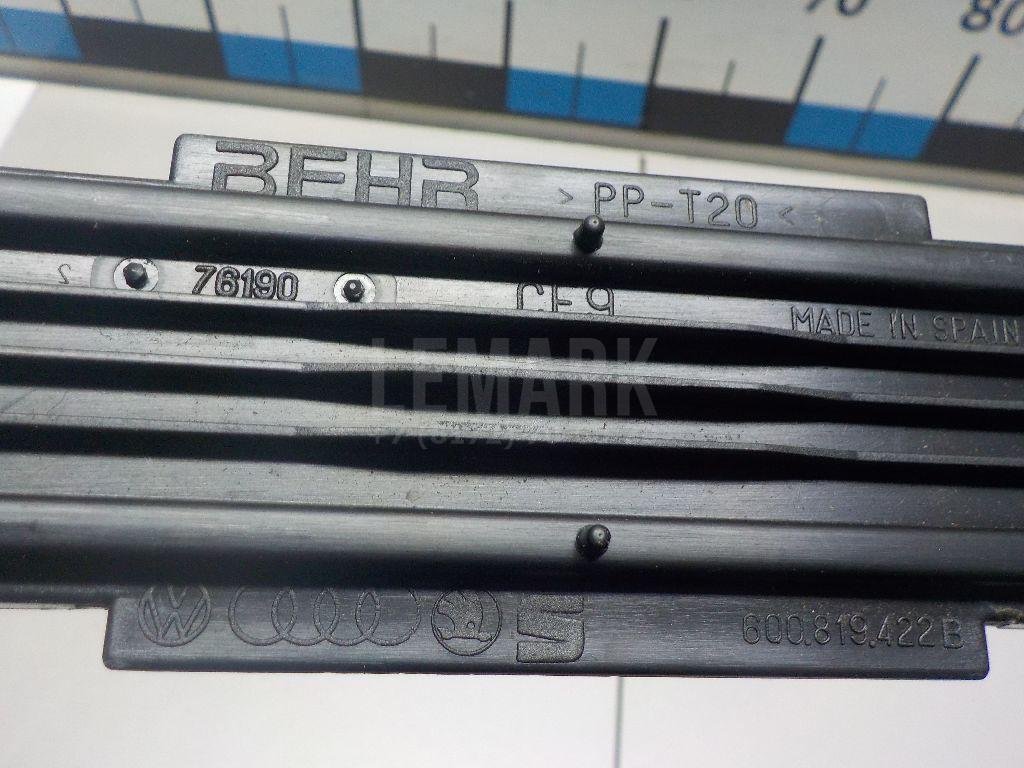 Крышка салонного фильтра