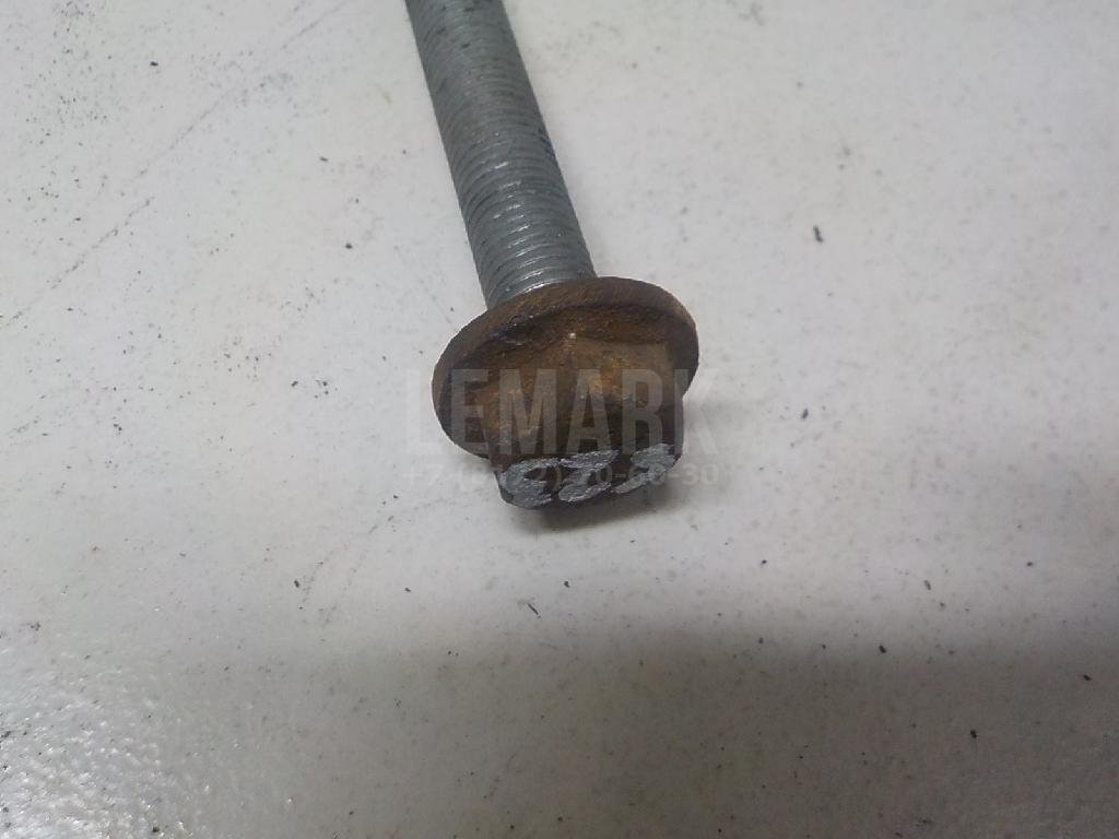 Болт заднего рычага