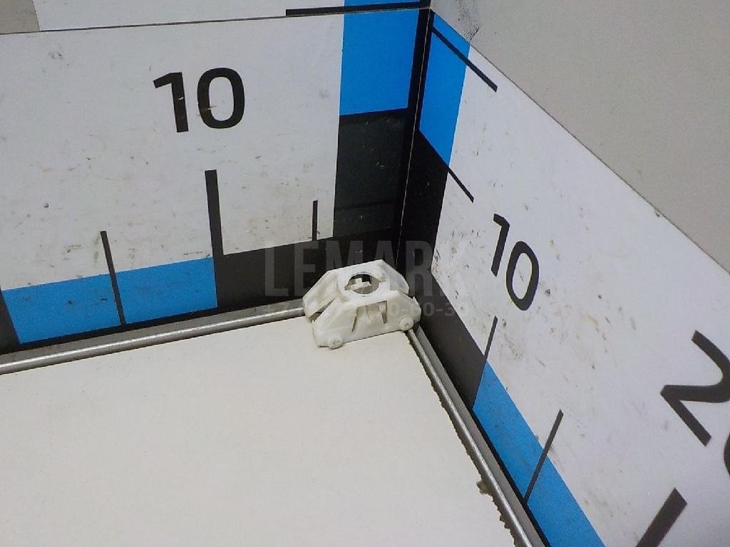 Кронштейн (сопут. товар) для  Audi A3 [8PA] Sportback 2004-2013