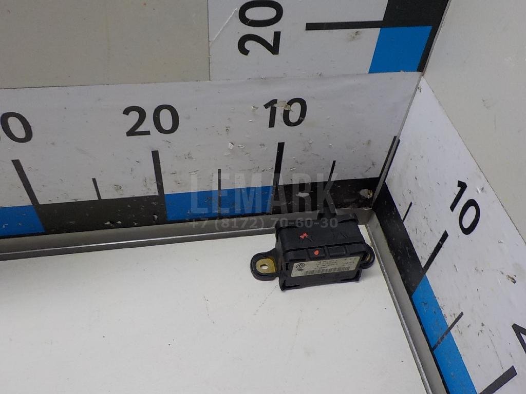 Датчик ускорения