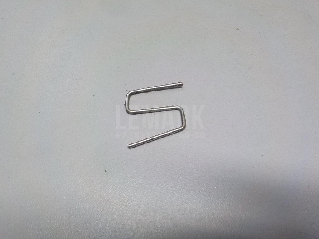 Пружина лючка бензобака