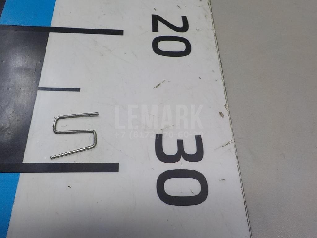 Пружина лючка бензобака