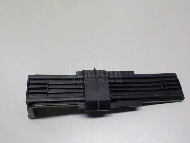 Крышка салонного фильтра