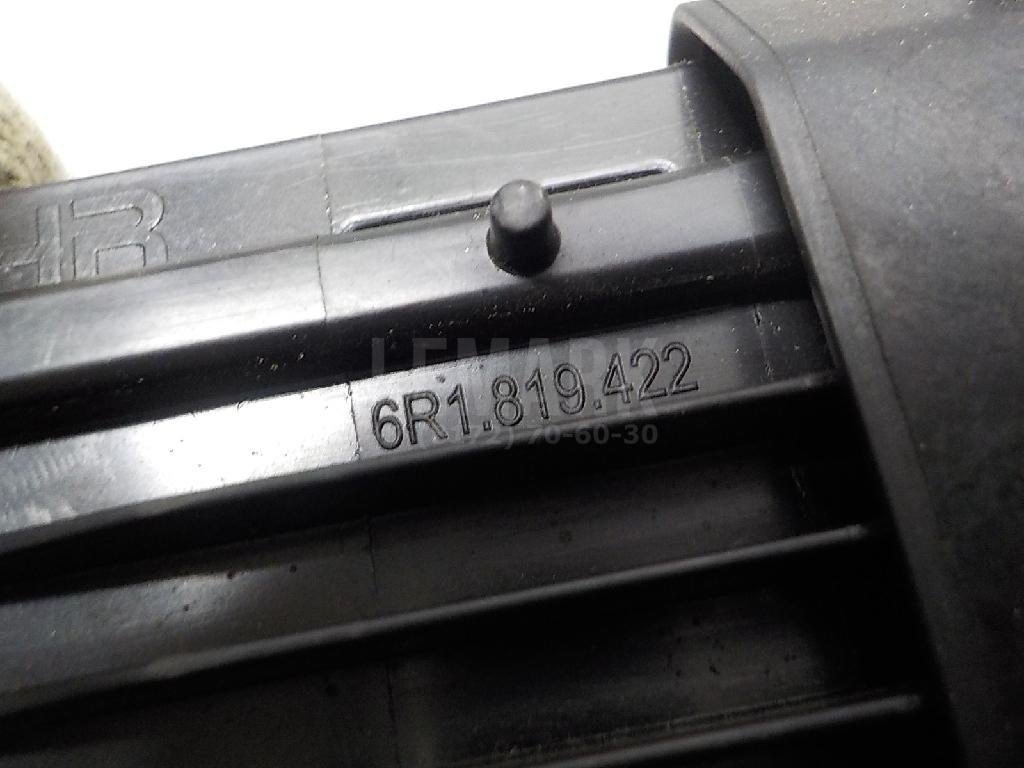 Крышка салонного фильтра