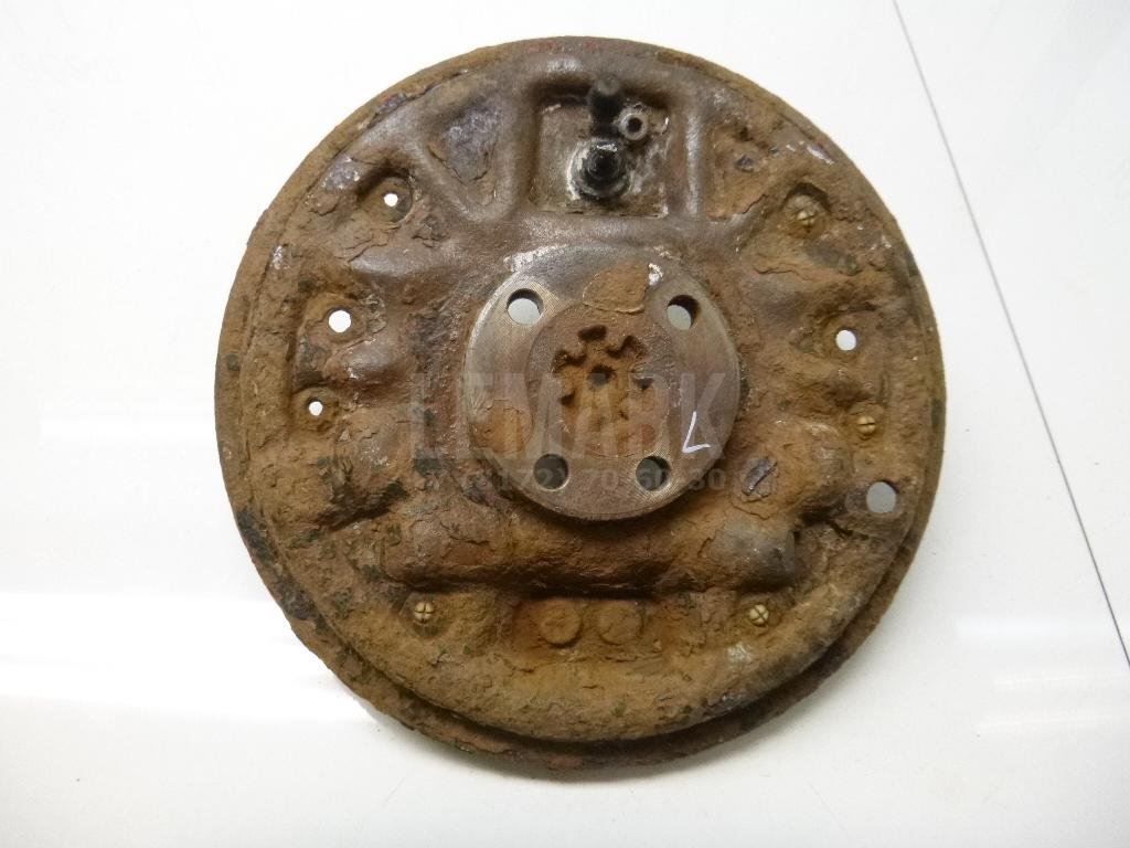 Щит опорный задний левый