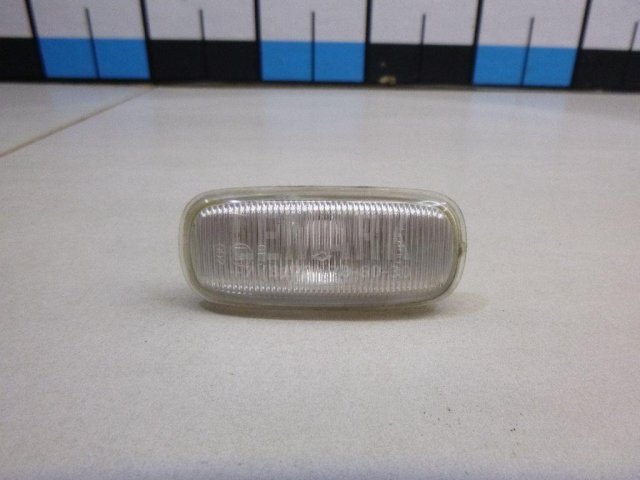 Повторитель на крыло белый