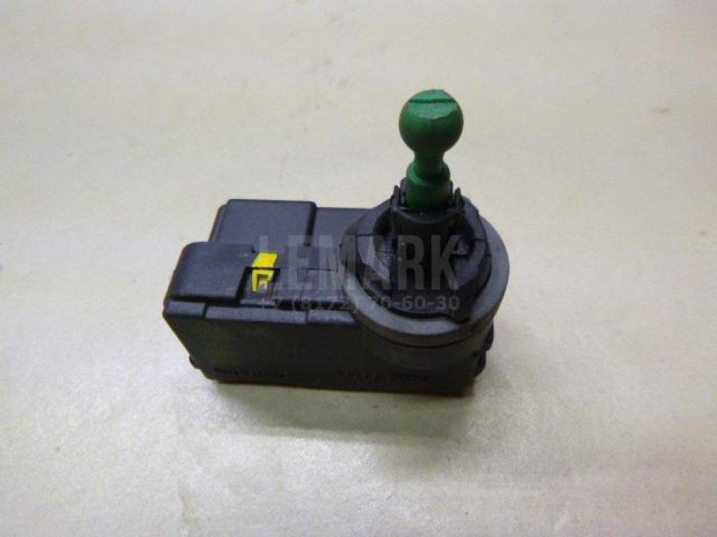 Моторчик корректора фары