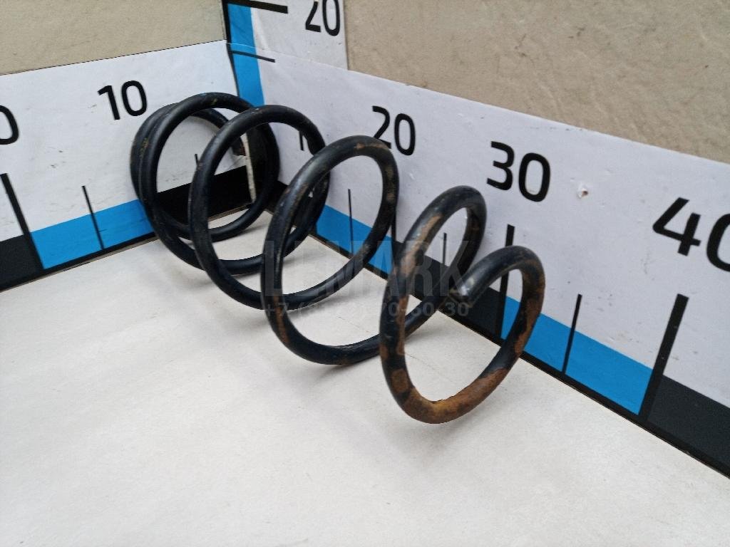 Пружина передняя