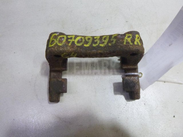 Скоба суппорта заднего правого