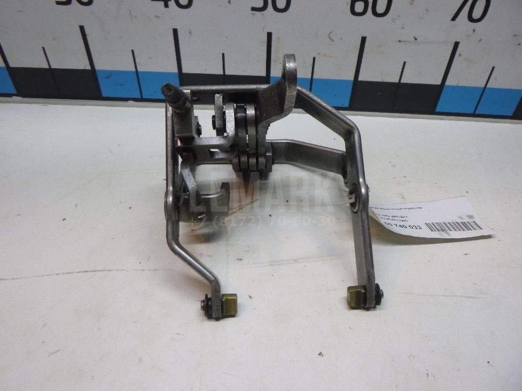 Вилка включения передачи