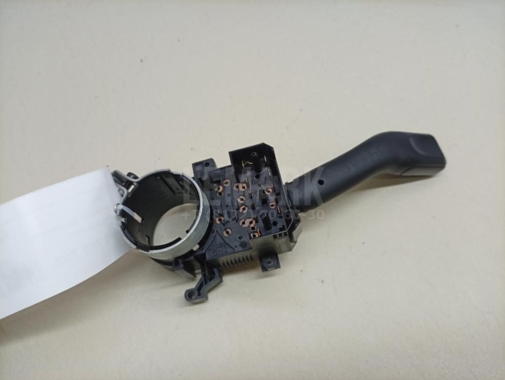 Переключатель поворотов подрулевой