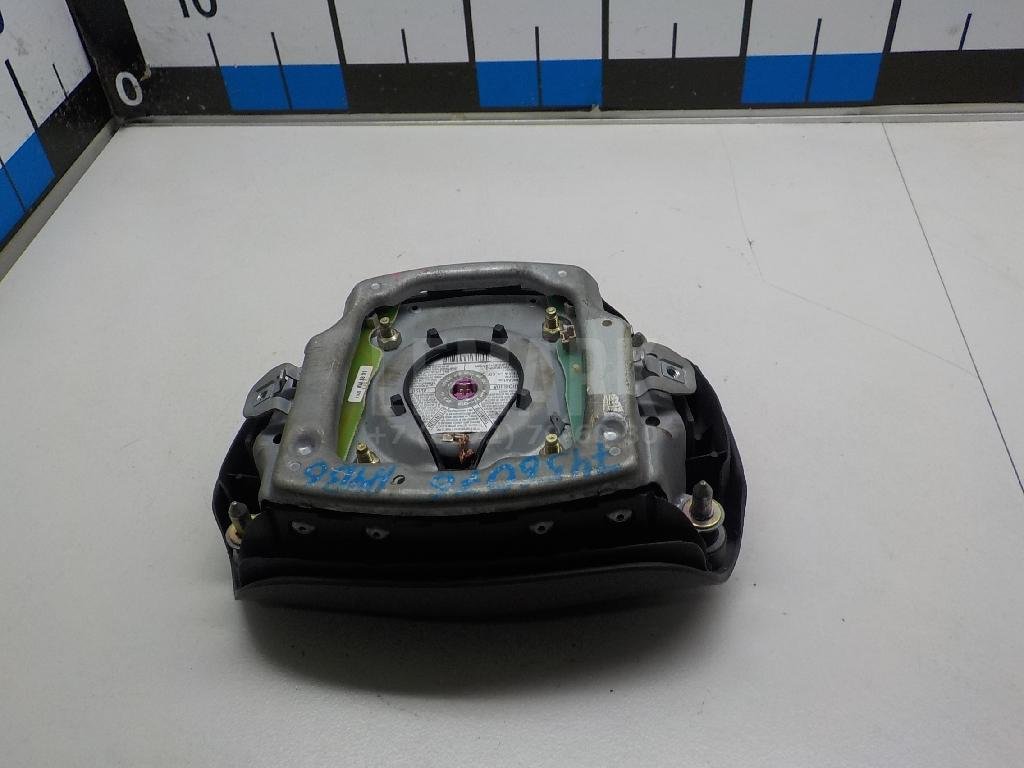 Подушка безопасности в рулевое колесо