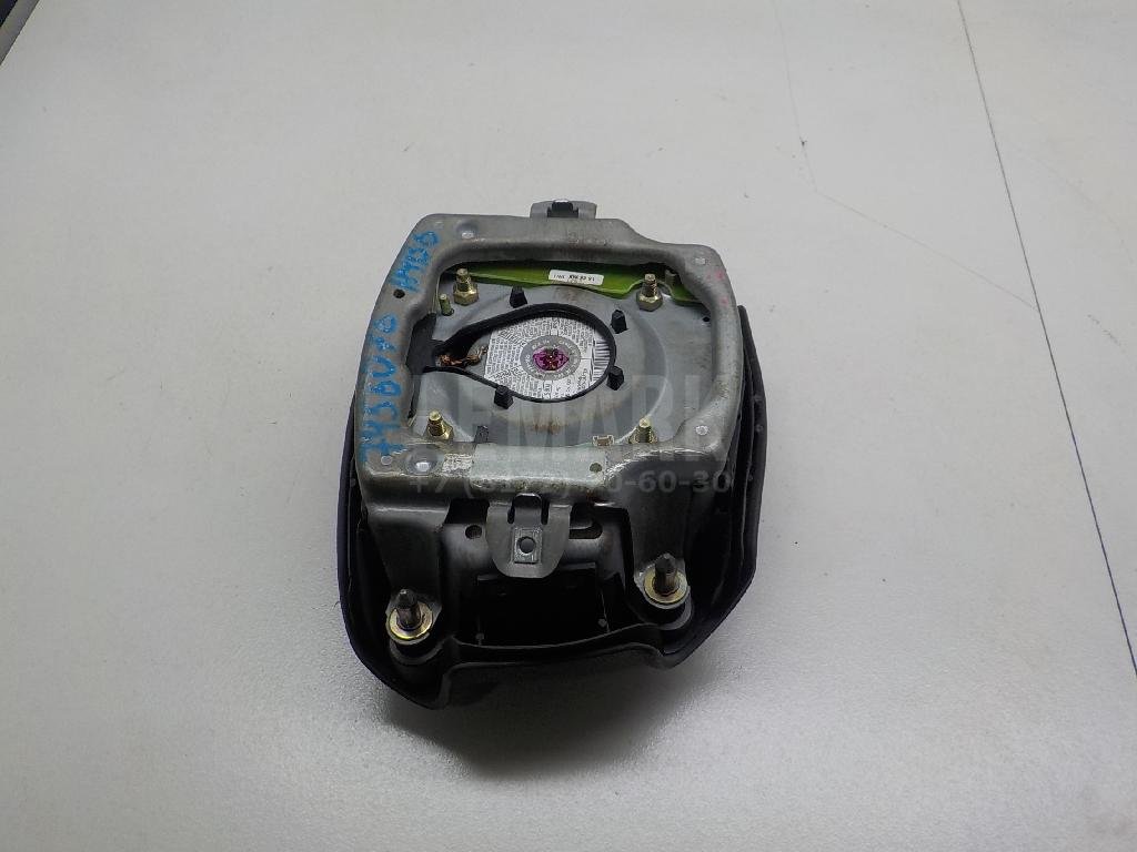 Подушка безопасности в рулевое колесо