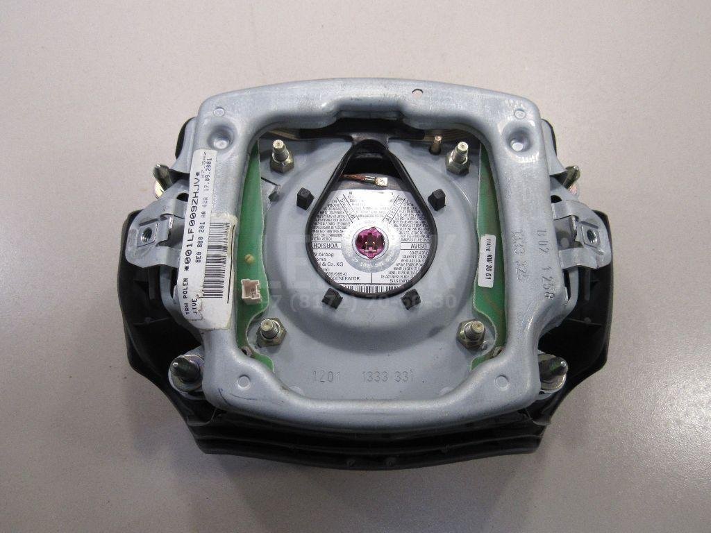 Подушка безопасности в рулевое колесо