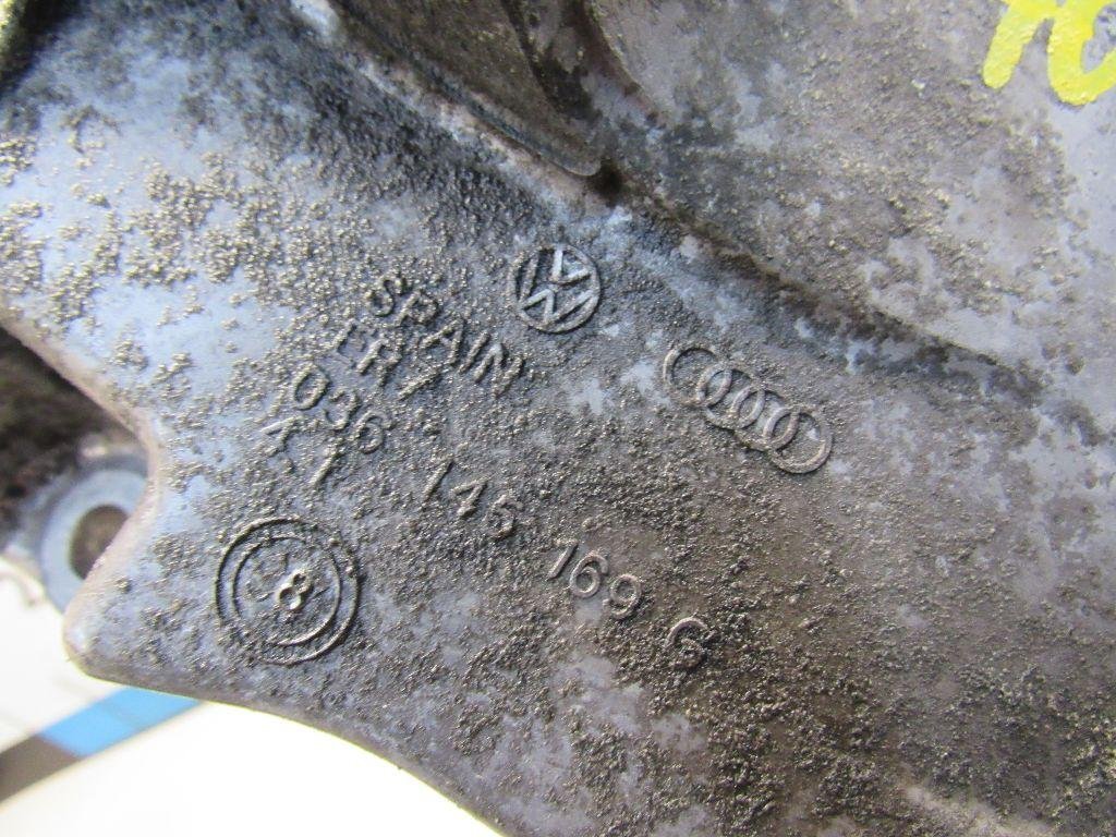 Кронштейн генератора для  Audi A4 [B9] 2015