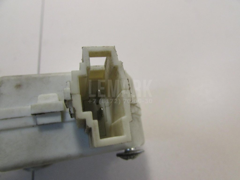 Активатор замка крышки бензобака