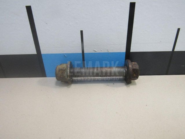 Болт заднего рычага