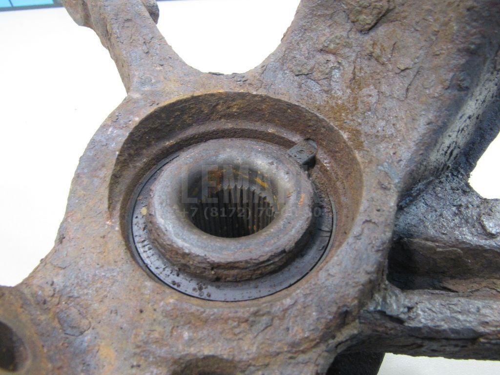 Кулак поворотный передний левый