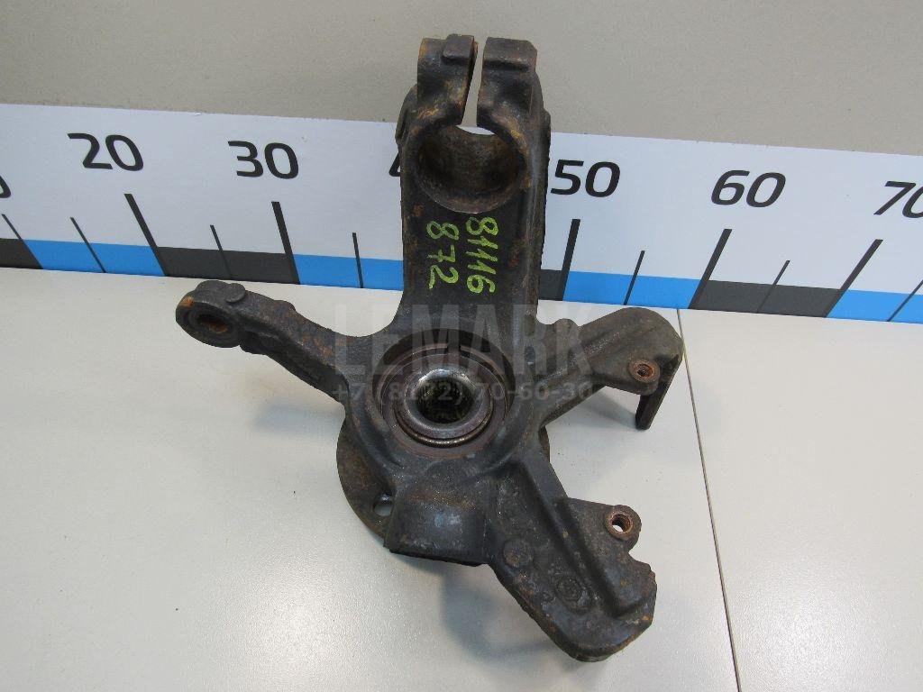 Кулак поворотный передний левый