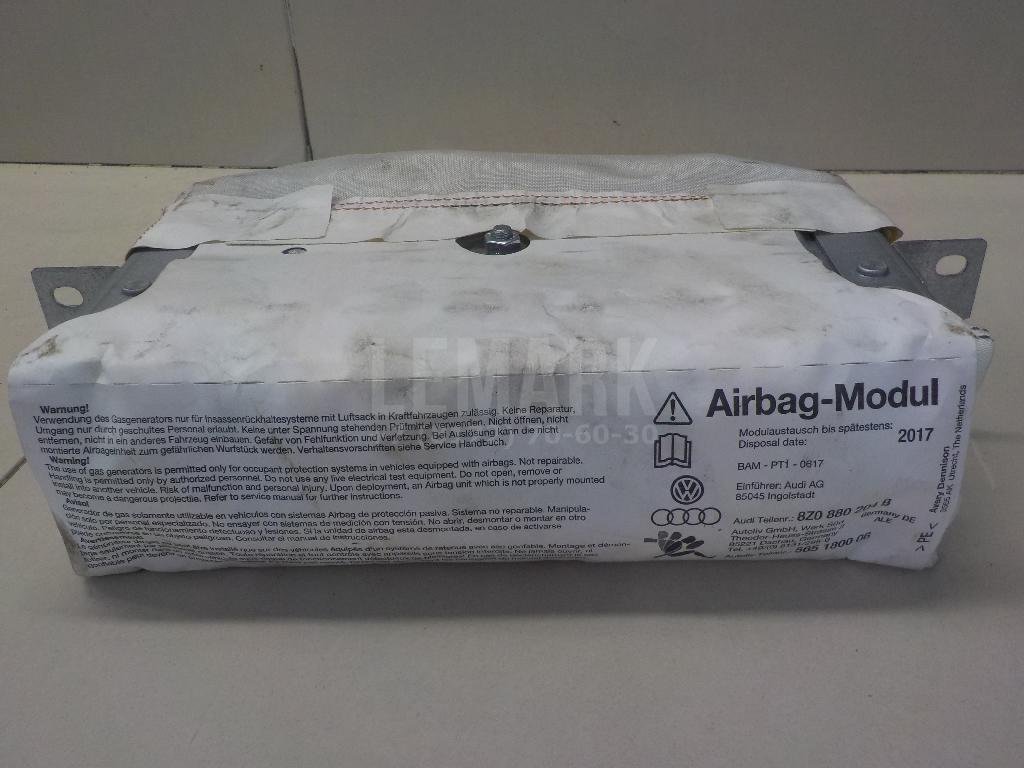 Подушка безопасности пассажирская (в торпедо)